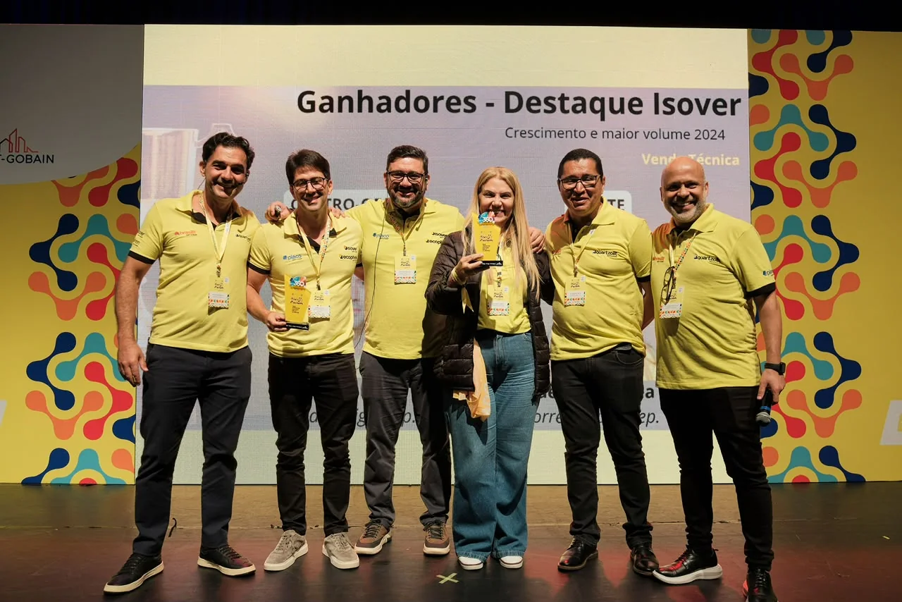 Cerimônia de reconhecimento Isover — crescimento e maior volume em 2024